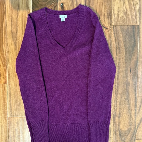 Halogen cashmere v-neck sweater size small - Picture 4 of 9